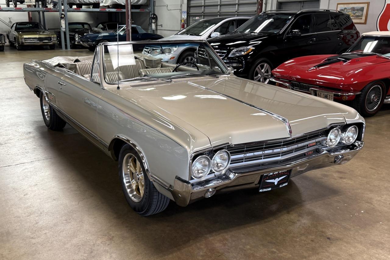 1965 Oldsmobile Cutlass 442 Convertible Coupe